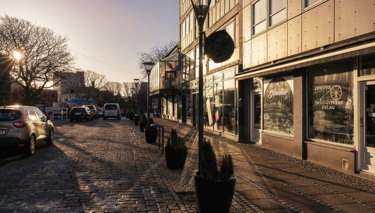 Treystid Hja Vinnuni Handilsvinnan