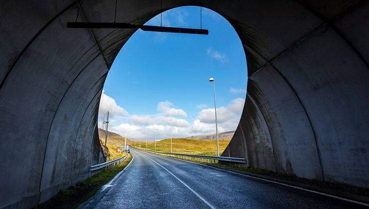 Avmarkad Yvirskot Alm Fyr Og Tæn